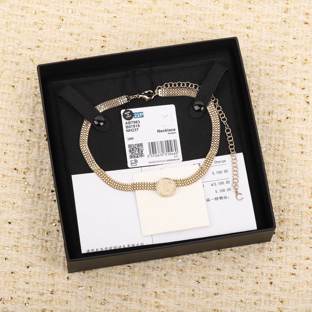 2022 Top quality charm pendant necklace with three layers chain design in 18k gold plated for women wedding jewlery gift have box stamp PS7634
2022 Top quality charm pendant necklace with three layers chain design in 18k gold plated for women wedding jewlery gift have box stamp PS7634