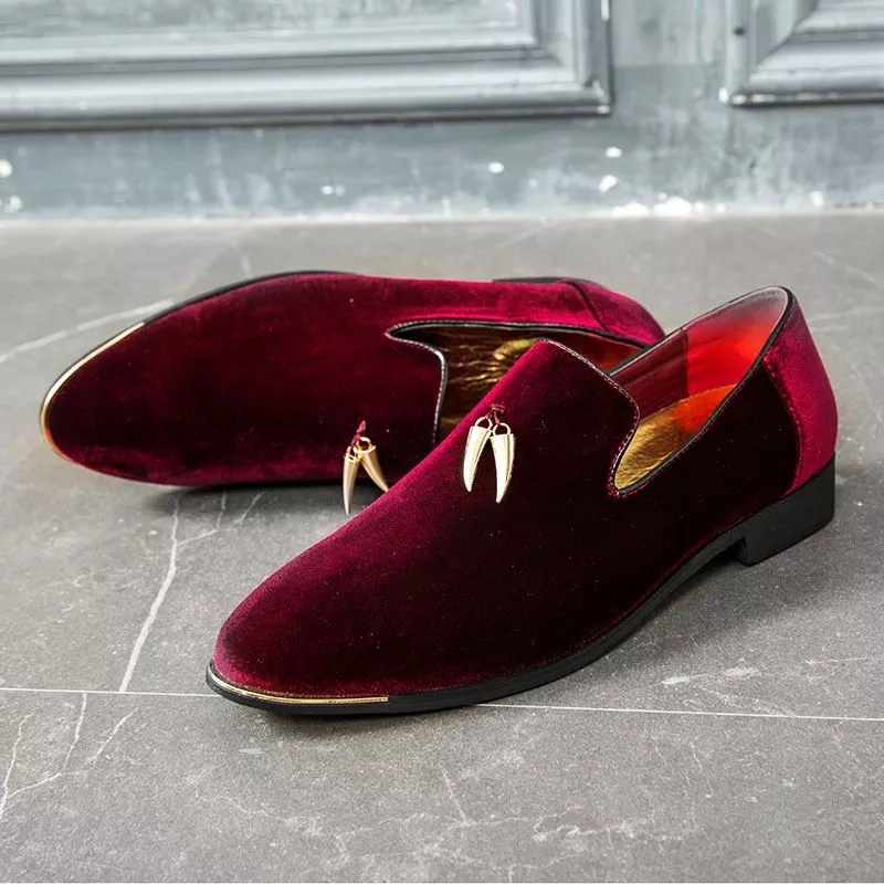 Loafers Men Shoes Solid Color Faux Suede Fashion Metal Wolf Tooth Decoration Comfortable and Versatile