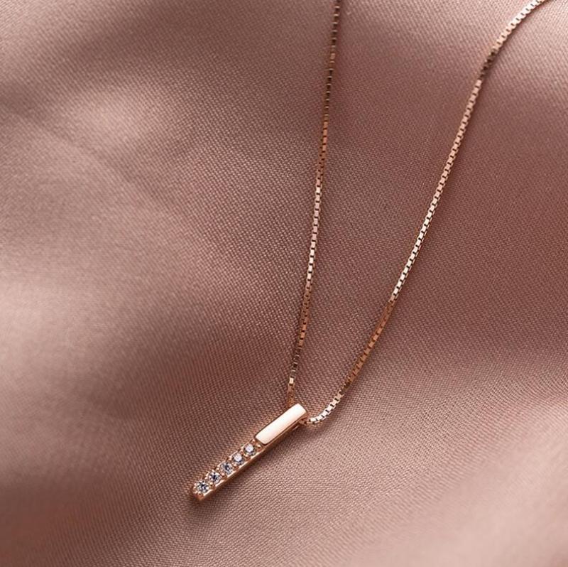 Pendant Necklaces Style High Quality Copper Necklace Simple Geometric Zircon Shiny Exquisite Women's Clavicle Chain NecklacePendant
Pendant Necklaces Style High Quality Copper Necklace Simple Geometric Zircon Shiny Exquisite Women's Clavicle Chain NecklacePendant