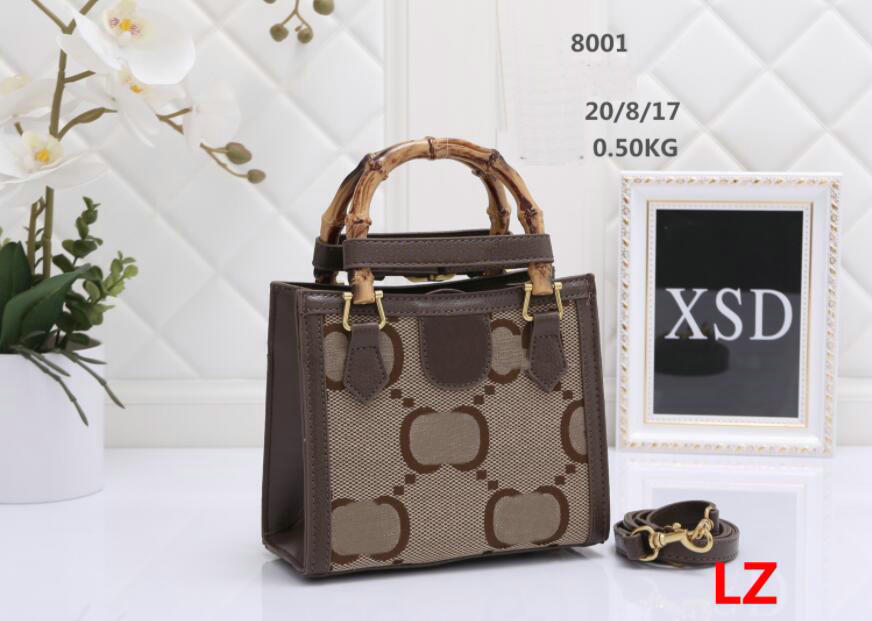 2022 designer Bamboo knot handbags Diana bamboo Bag Vintage exquisite lady Shopper handbag leisure party crossbody Shoulder Bag, Green
2022 designer Bamboo knot handbags Diana bamboo Bag Vintage exquisite lady Shopper handbag leisure party crossbody Shoulder Bag, Green