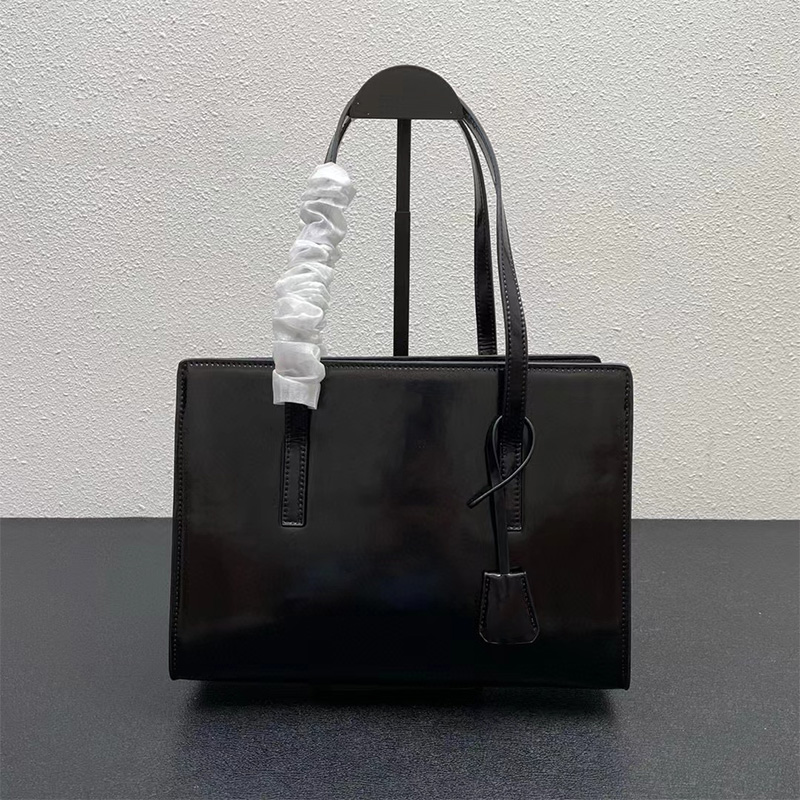 2022 luxury bag high-value killer bag large capacity lightweight fashion designer women's bags star cosmetic bagy work for women crossbody, White
2022 luxury bag high-value killer bag large capacity lightweight fashion designer women's bags star cosmetic bagy work for women crossbody, White