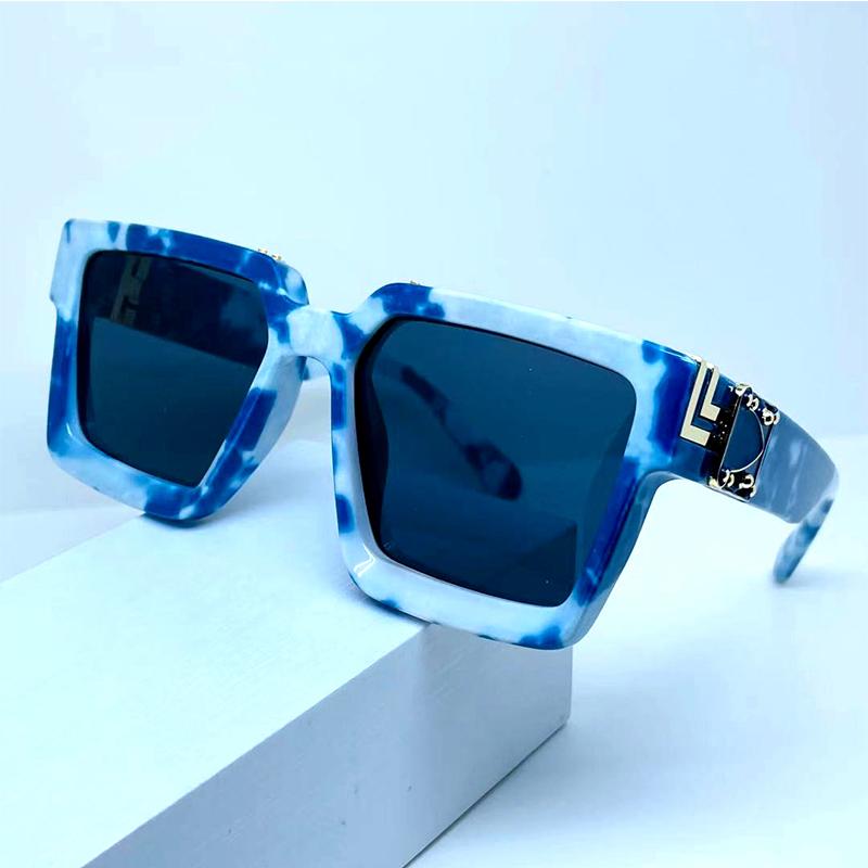 Sunglasses Retro Blue Square Men Women Brand Designer Oversized Sun Glasses Celebrity Personality Cloud Printing Eyewear UVSunglasses
Sunglasses Retro Blue Square Men Women Brand Designer Oversized Sun Glasses Celebrity Personality Cloud Printing Eyewear UVSunglasses