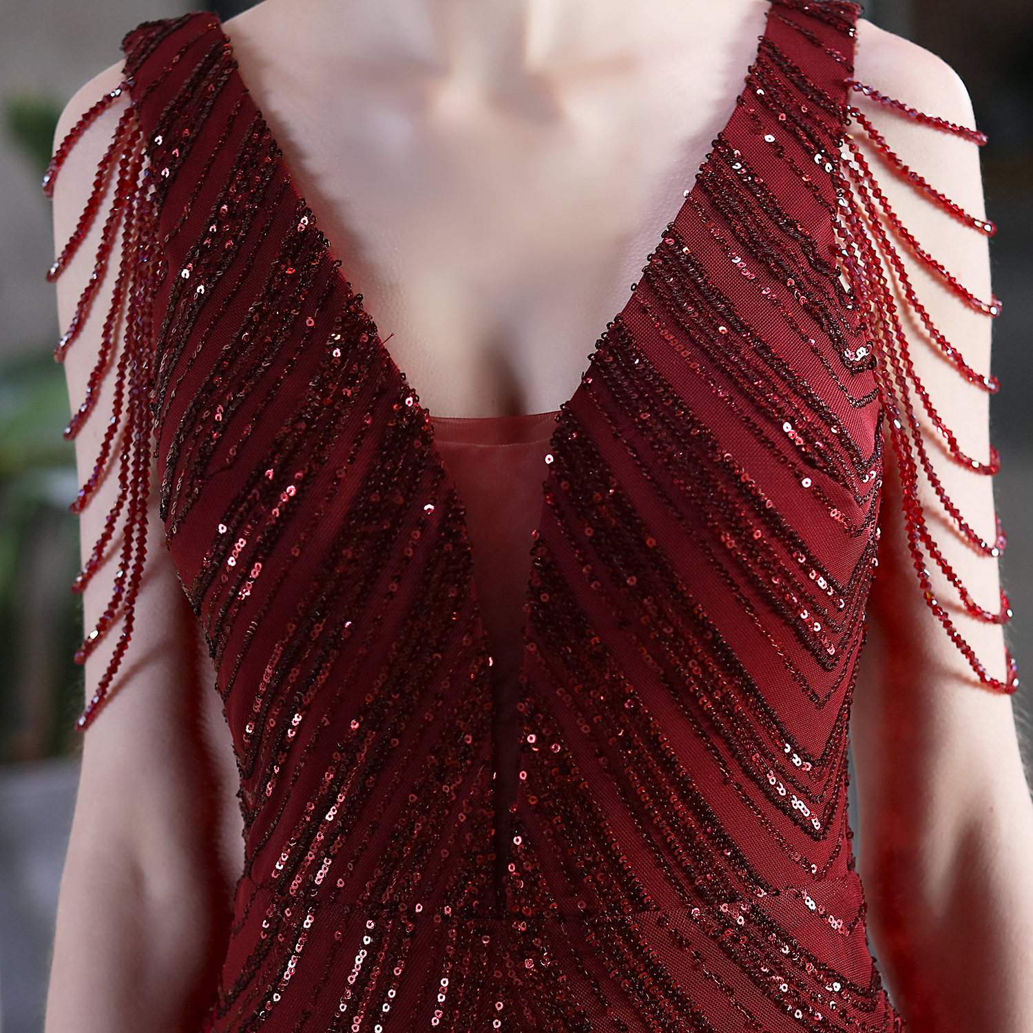 Luxury Dark Green Rose Gold Evening Dress Elegant V Neck Mermaid Sequined Prom Dress For Black Girls Backless Formal Party Gown Burgundy Beaded Tassel