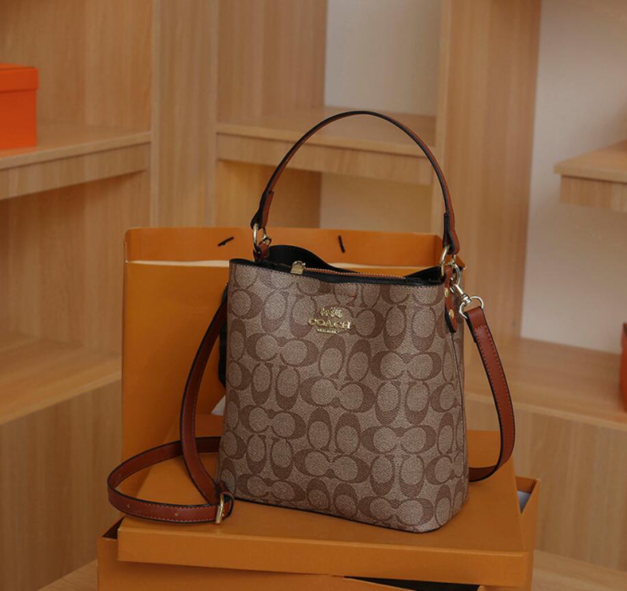 A83 high quality designer retro women leather handbag Envelope shopping crossbody messenger Chain flap bag tote shoulder bag, Natural color
A83 high quality designer retro women leather handbag Envelope shopping crossbody messenger Chain flap bag tote shoulder bag, Natural color