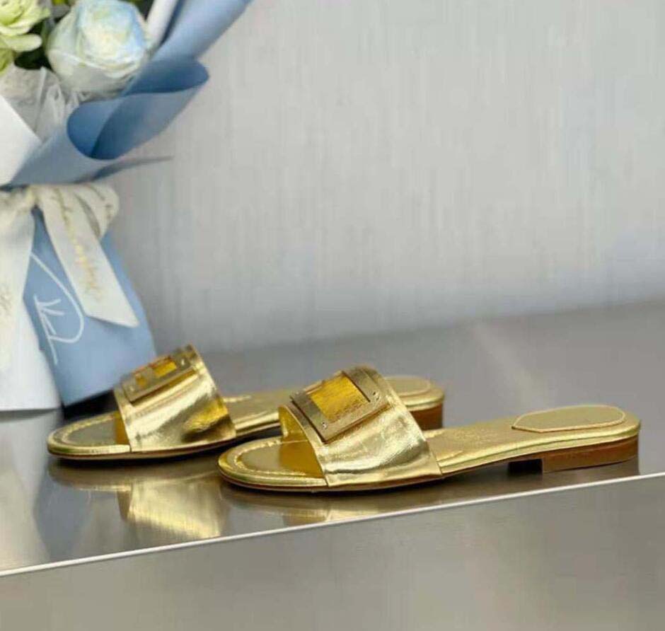 women Luxury Brands slipper flats Baguette Wide Band Slides GOLD NAPPA LEATHER SLIDE metallic leather walking shoes outdoor super quality HL7I
women Luxury Brands slipper flats Baguette Wide Band Slides GOLD NAPPA LEATHER SLIDE metallic leather walking shoes outdoor super quality HL7I