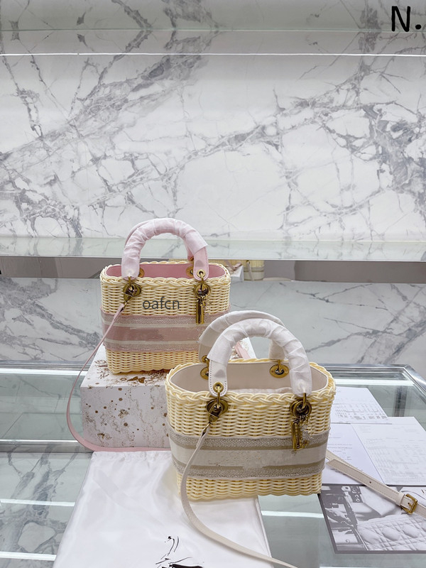 Luxury Designer Summer Beach Straw Bag Casual Rattan Ladies Handbag Wicker Woven Ladies Handbag Large Capacity Ladies Bucket Bag, Pink
Luxury Designer Summer Beach Straw Bag Casual Rattan Ladies Handbag Wicker Woven Ladies Handbag Large Capacity Ladies Bucket Bag, Pink