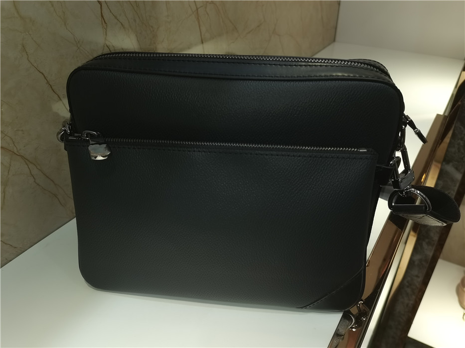 2022Luxury designer handbag LOULOU shaped seam leather ladies metal chain shoulder bag high quality flap bag messenger bag wholesale H0428
2022Luxury designer handbag LOULOU shaped seam leather ladies metal chain shoulder bag high quality flap bag messenger bag wholesale H0428
