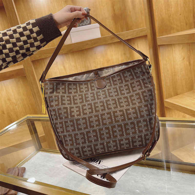 atmospheric portable tote bag women's autumn and winter new high-capacity student shoulder work commuter messenger Purses_AS1I, Brown
atmospheric portable tote bag women's autumn and winter new high-capacity student shoulder work commuter messenger Purses_AS1I, Brown