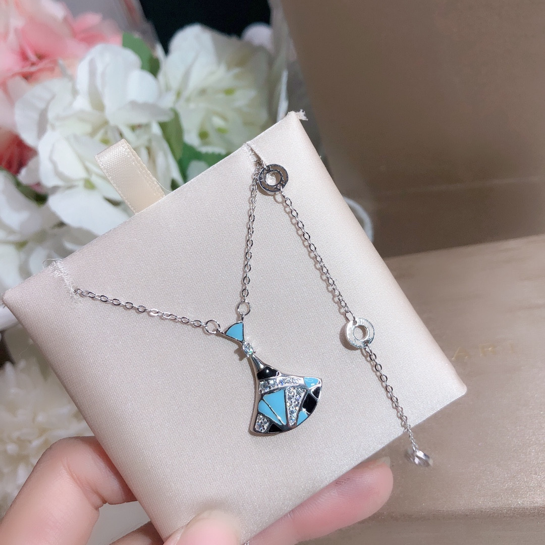 Fan Shape Diva Long… - image