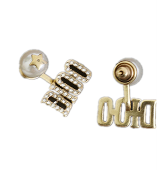 Fashion Pearl Stud design D letter earrings suitable for women's long and short crystal earrings jewelry
Fashion Pearl Stud design D letter earrings suitable for women's long and short crystal earrings jewelry