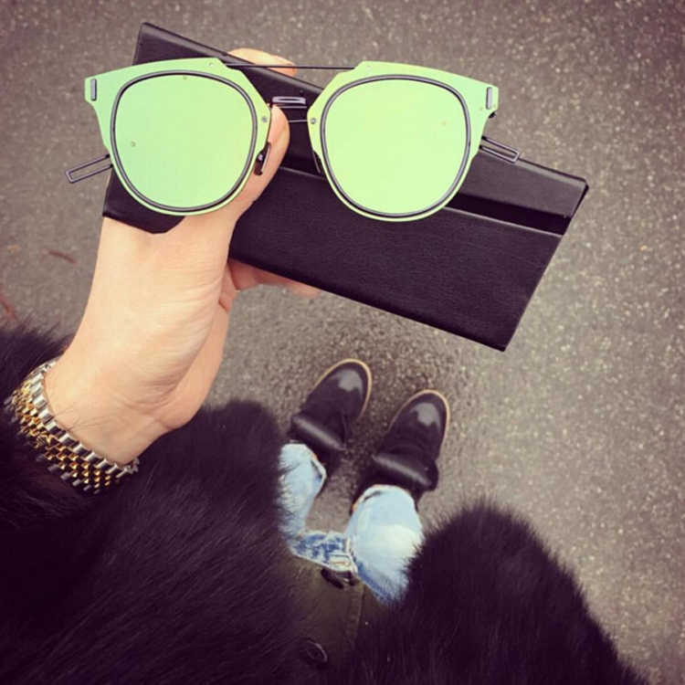 Designer sunglasses for woman Fan Bingbing's same CD home reflective mirror sunglasses star flat Sunglasses colorful men's and women's sun glasses
Designer sunglasses for woman Fan Bingbing's same CD home reflective mirror sunglasses star flat Sunglasses colorful men's and women's sun glasses