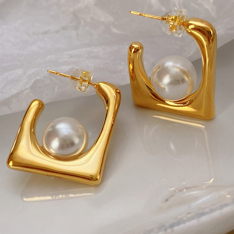 New Design Studs Metal 18K gold plated Sweet Melting Love heart Women's Stud Earrings Personality Exaggerated shiny non-fading ladies Earrings 023
New Design Studs Metal 18K gold plated Sweet Melting Love heart Women's Stud Earrings Personality Exaggerated shiny non-fading ladies Earrings 023