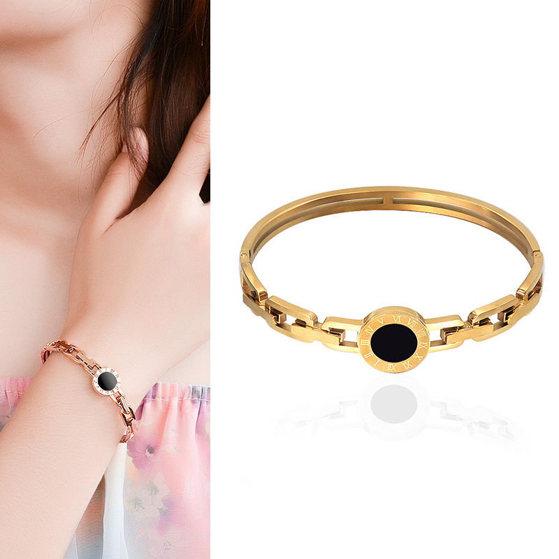 2022 Women's Bracelets On Hand Hollow Bangles Fashion Titanium Steel Roman Numerals Black Shell 3 Colors Accessories Luxury Designer Style For Women Girls Hands Cuff
2022 Women's Bracelets On Hand Hollow Bangles Fashion Titanium Steel Roman Numerals Black Shell 3 Colors Accessories Luxury Designer Style For Women Girls Hands Cuff