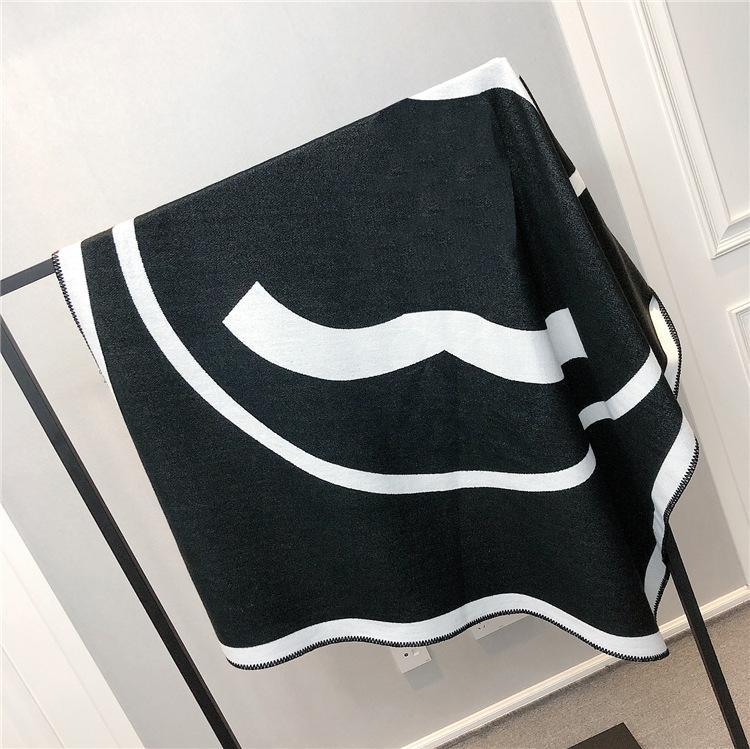Brand Pattern Woolen Cashmere Designer Blanket 130X180CM Soft Wool Sofa Bed Air Conditioning Shawl Portable Fleece Throw Blankets Piilowcase
Brand Pattern Woolen Cashmere Designer Blanket 130X180CM Soft Wool Sofa Bed Air Conditioning Shawl Portable Fleece Throw Blankets Piilowcase