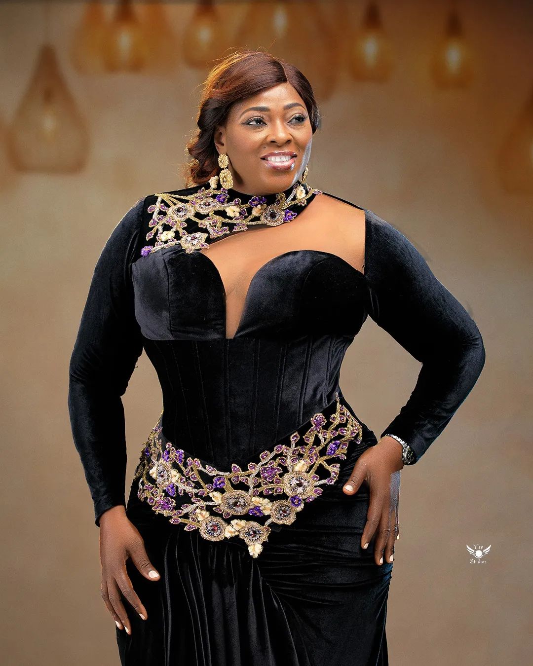 2022 Plus Size Arabic Aso Ebi Black Mermaid Velvet Prom Dresses Lace Beaded Crystals Evening Formal Party Second Reception Birthday Engagement Gowns D