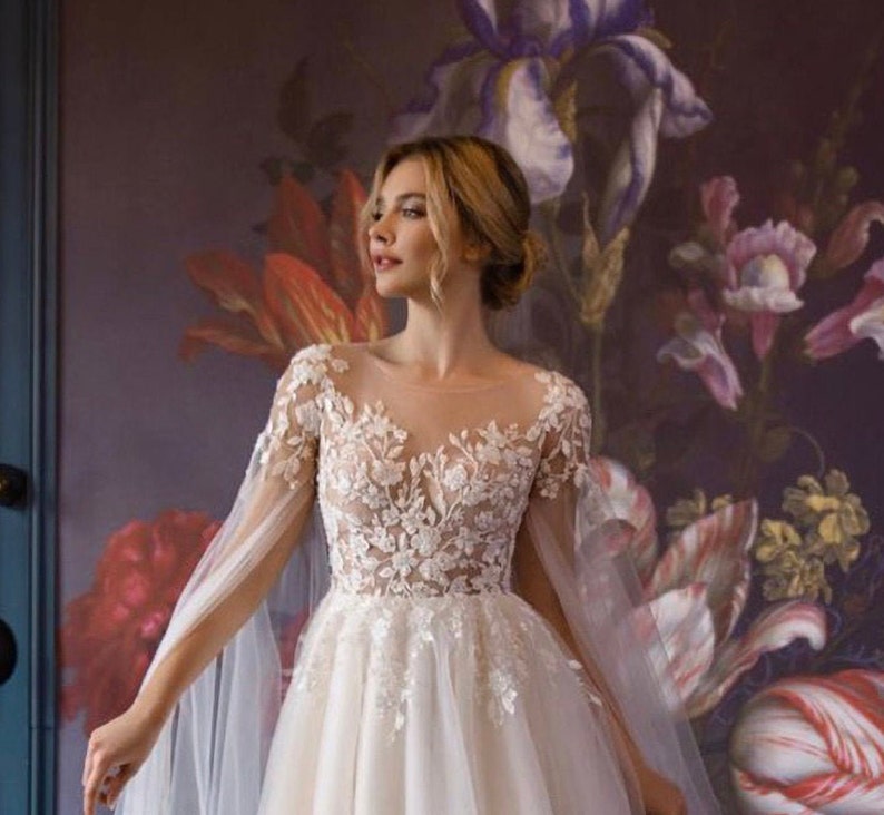 Elegant Cape Sleeve A Line Wedding Dress Boho Beach Tulle Bridal Gowns Fairy Floral Lace Appliques Long Illusion Bohemian Wedding Dresses