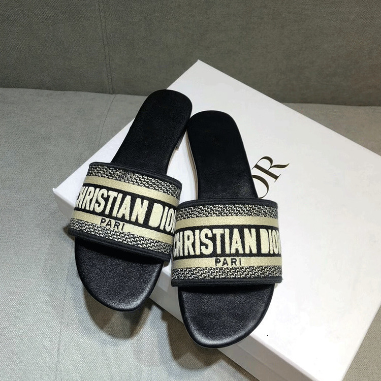 d Family Printed Embroidered Letter Slippers Women's One Line Casual Sheepskin Beach Sandals 2021 Summer New, Deep blue
d Family Printed Embroidered Letter Slippers Women's One Line Casual Sheepskin Beach Sandals 2021 Summer New, Deep blue
