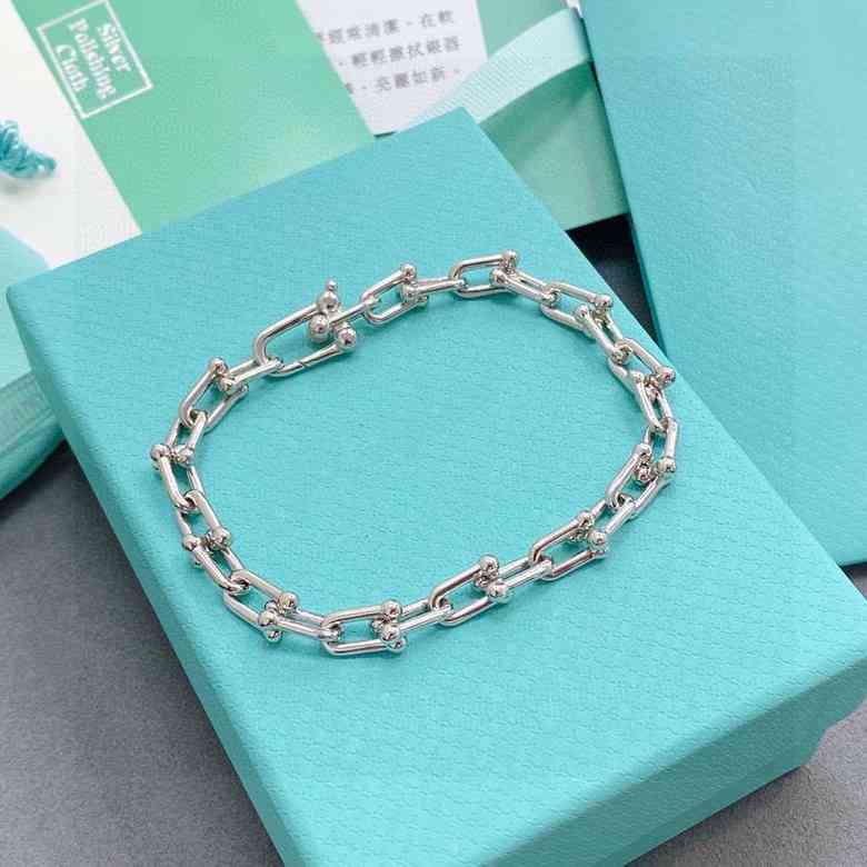 7H9O S925 Sterling Silver t family Hardwear chain bracelet medium size Yiyang Qianxi same couple 20cm adjustable
7H9O S925 Sterling Silver t family Hardwear chain bracelet medium size Yiyang Qianxi same couple 20cm adjustable