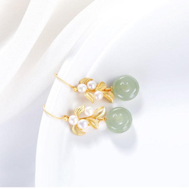 Dangle & Chandelier S925 Sterling Silver Natural Hetian Gray Jade Pearl Earrings Ladies Peace Buckle Simple Graceful And Fashionable Eardrop
Dangle & Chandelier S925 Sterling Silver Natural Hetian Gray Jade Pearl Earrings Ladies Peace Buckle Simple Graceful And Fashionable Eardrop