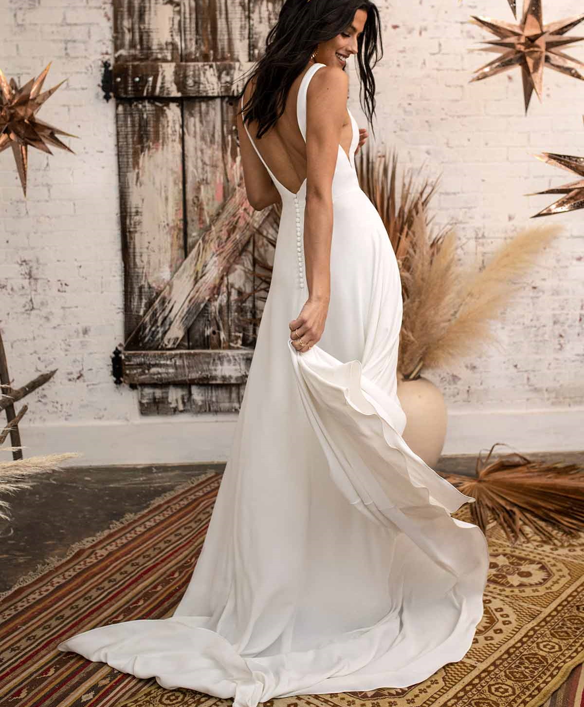 Crepe Stain Beach Wedding Dresses with Flare Long Sleeve Wrap Jacket 2022 Modest Bohemian Temple Summer Holiday Bridal Dress
