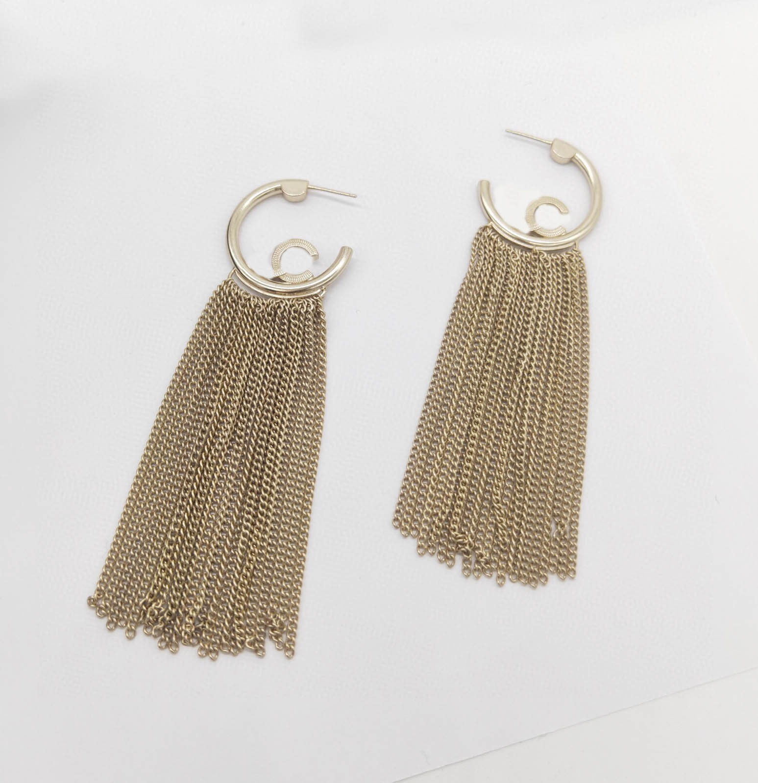 2022 Top quality Charm drop earring with tassel design in 18k gold plated for wedding jewelry gift have box stamp PS7718
2022 Top quality Charm drop earring with tassel design in 18k gold plated for wedding jewelry gift have box stamp PS7718