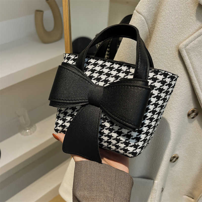 showecomfort01 2022Spring foreign style Mini Pochette women's bag new fashion one shoulder messenger bag net red portable one shoulder bag fashion, Black squares
showecomfort01 2022Spring foreign style Mini Pochette women's bag new fashion one shoulder messenger bag net red portable one shoulder bag fashion, Black squares