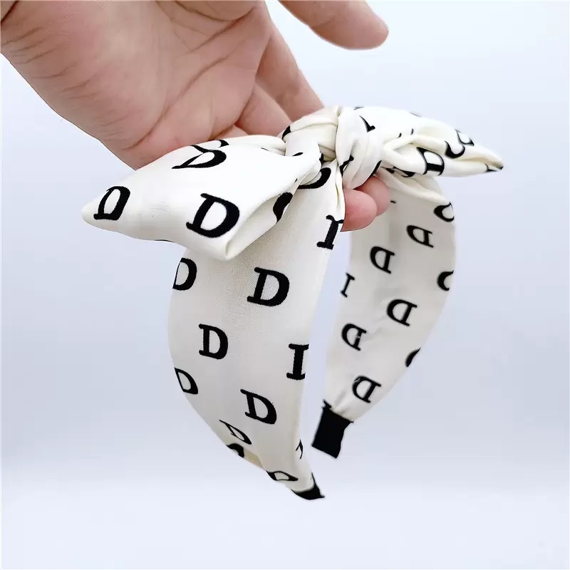 new style wide edge Hair Band D-shape hair ornament elegant bow female headband pressed Fashion sale
new style wide edge Hair Band D-shape hair ornament elegant bow female headband pressed Fashion sale