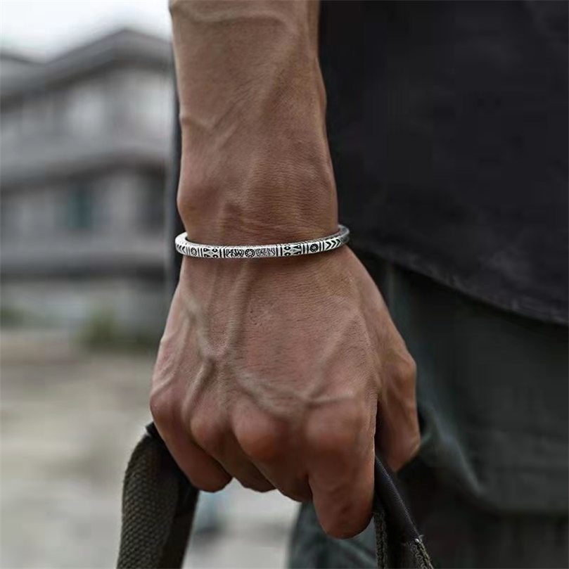 Retro Viking Totem Rune Bracelet Mens Lucky Casual Bracelet Silver Color Bracelet Men and Women Couple Jewelry Gift 220726
Retro Viking Totem Rune Bracelet Mens Lucky Casual Bracelet Silver Color Bracelet Men and Women Couple Jewelry Gift 220726