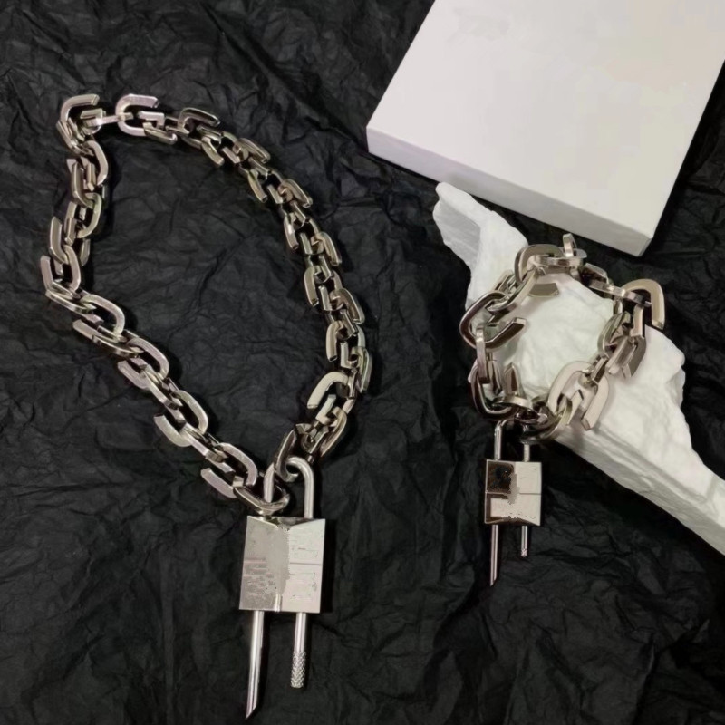 21ss French designer high quality G letter lock Pendant Necklace hip hop fashion street men's and women's Bracelet beautiful 
21ss French designer high quality G letter lock Pendant Necklace hip hop fashion street men's and women's Bracelet beautiful