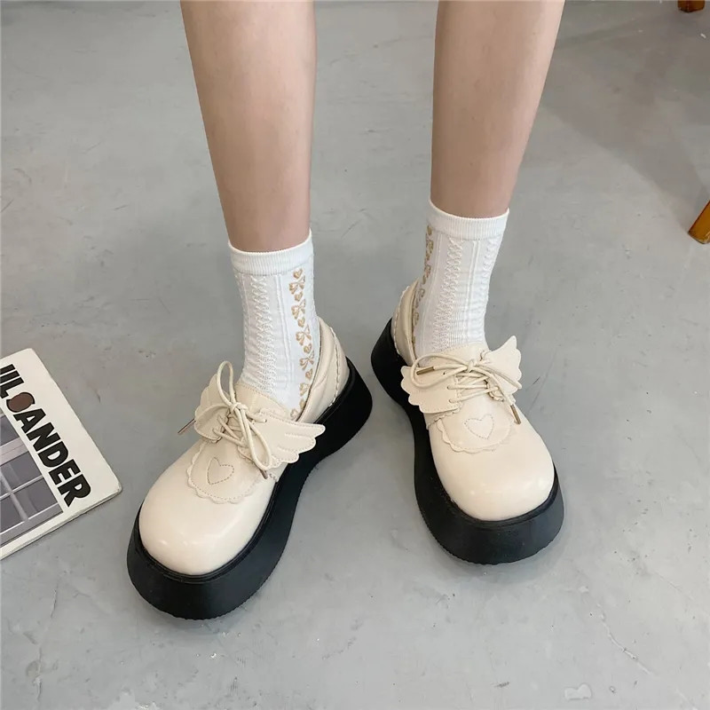 Sepatu Platform Desainer Sayap Lucu untuk Wanita Sepatu Kulit Hitam Putih Mode Harajuku Wedges Punk Lolita Gothic 220614, White
Sepatu Platform Desainer Sayap Lucu untuk Wanita Sepatu Kulit Hitam Putih Mode Harajuku Wedges Punk Lolita Gothic 220614, White