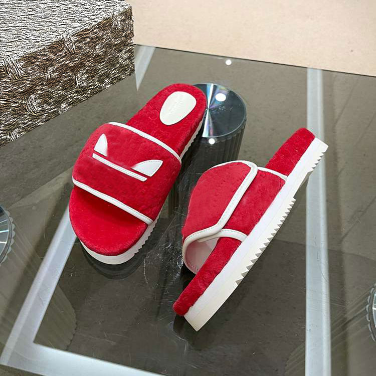 Women waterproof platform sandals slippers New joint fashion solid embroidery plane Letter Three Leaf Leather flat shoes size 35-43, Shoe box
Women waterproof platform sandals slippers New joint fashion solid embroidery plane Letter Three Leaf Leather flat shoes size 35-43, Shoe box
