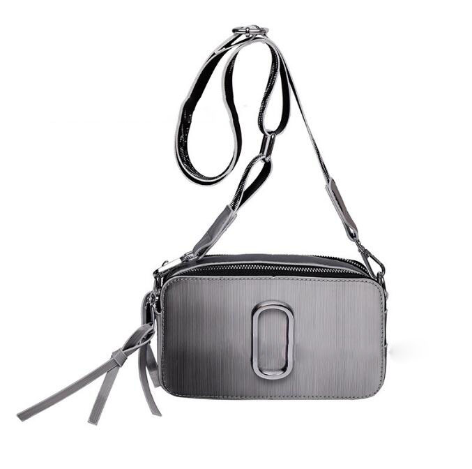 Camera bag color matching shoulder messenger bag mj men's and women's fashion small square bag
Camera bag color matching shoulder messenger bag mj men's and women's fashion small square bag