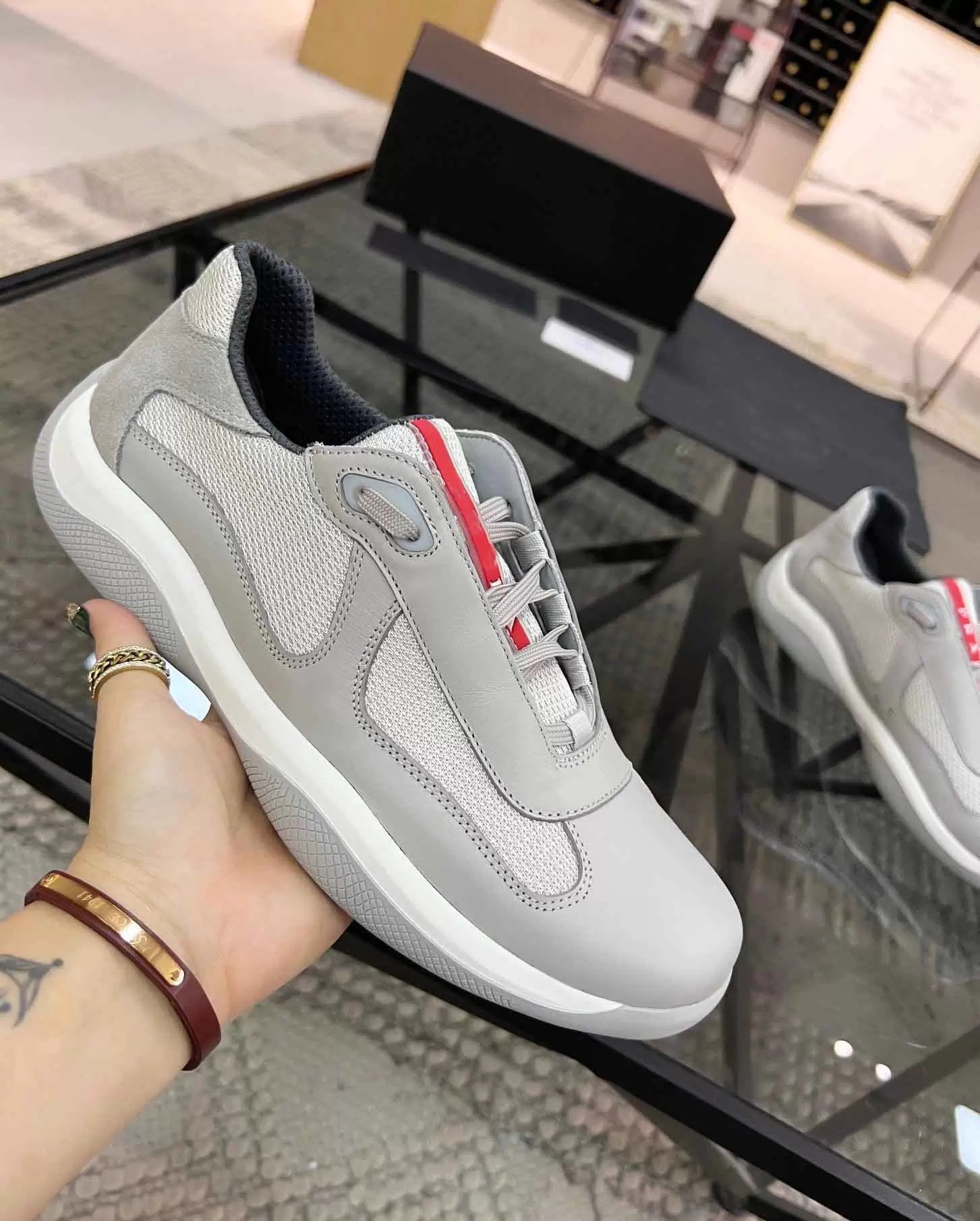 Famous America Cup Low Top Sneakers Shoes Men Fabric Mesh Runner Sports Shoesbox EU46
Famous America Cup Low Top Sneakers Shoes Men Fabric Mesh Runner Sports Shoesbox EU46