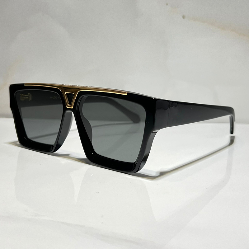 Sunglasses For women and men Summer style Anti-Ultraviolet 1502 Retro Plate Rectangle full frame fashion Eyeglasses Random Box
Sunglasses For women and men Summer style Anti-Ultraviolet 1502 Retro Plate Rectangle full frame fashion Eyeglasses Random Box