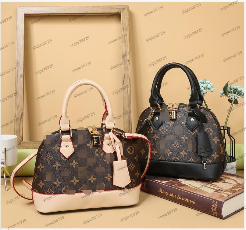 2022 Shoulder Bags BB Long wallets Small purses Ladies Wallet Messenger Bags Cosmetic Handbags Designer bag GGs Louiseity 1 Viutonity HOT Lo, Grey
2022 Shoulder Bags BB Long wallets Small purses Ladies Wallet Messenger Bags Cosmetic Handbags Designer bag GGs Louiseity 1 Viutonity HOT Lo, Grey