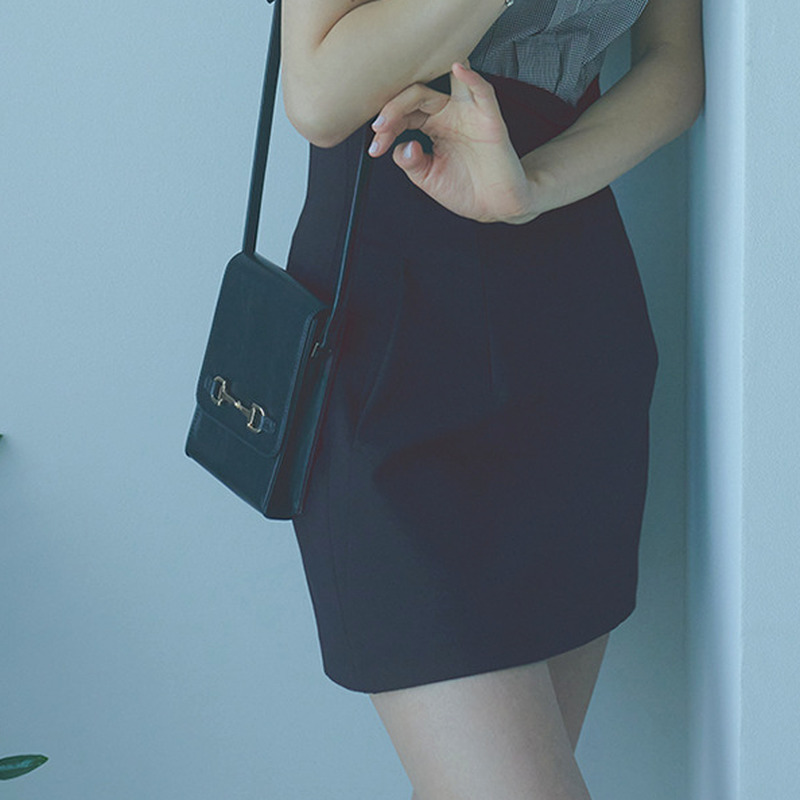 Kuzuwata Solid Empire Slim Folds Above Knee Sexy Mini Skirts Summer Womens Faldas Fashion Temperament Japan Style Jupe 220701