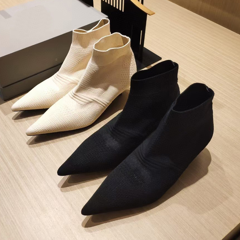 Designer Ankle Boots Quality High elasticity Knitted elastic socks Womens Boot 4.5CM Kitten Heel Leather sole shoes comfortable Classic style Bootie with box 4-10, Black
Designer Ankle Boots Quality High elasticity Knitted elastic socks Womens Boot 4.5CM Kitten Heel Leather sole shoes comfortable Classic style Bootie with box 4-10, Black