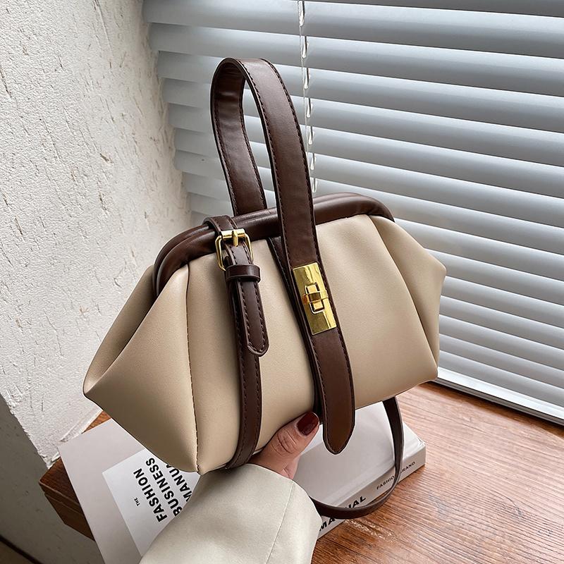 Evening Bags VeryMe High Quality Women Small PU Leather Shoulder Bag Fashion Designer Crossbody Totes For Casual Female Travel HandbagsEveni, Black
Evening Bags VeryMe High Quality Women Small PU Leather Shoulder Bag Fashion Designer Crossbody Totes For Casual Female Travel HandbagsEveni, Black