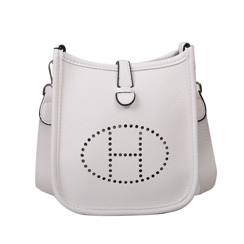 W 22SS Designers Handbags Purses Female Phone Bag Women Tote Brand Letter Embossing PU Leather crossbody Shoulder Bags, White
W 22SS Designers Handbags Purses Female Phone Bag Women Tote Brand Letter Embossing PU Leather crossbody Shoulder Bags, White