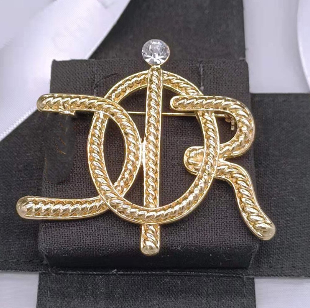 Wholesale 20colors Brand Designer Letters Brooch Fashion Famous Double Letter Tassel Pearl Luxury Individuality Rhinestone Suit Pin Jewelry Wedding Party
Wholesale 20colors Brand Designer Letters Brooch Fashion Famous Double Letter Tassel Pearl Luxury Individuality Rhinestone Suit Pin Jewelry Wedding Party