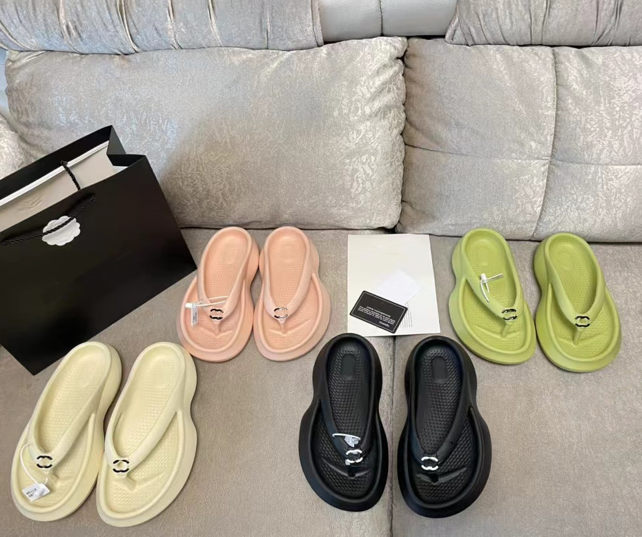 Designer Slippers Men and Women Shoes Luxury Platform Flip Flops EU36-45 With Box Beach Indoor Outdoor, 01
Designer Slippers Men and Women Shoes Luxury Platform Flip Flops EU36-45 With Box Beach Indoor Outdoor, 01