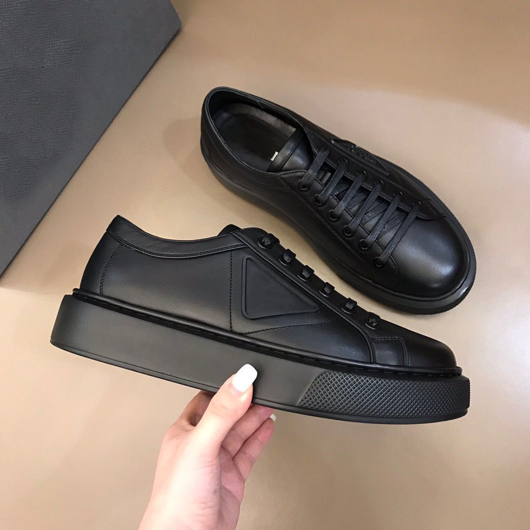 Top Quality Macro Re-Nylon & Brushed Leather Sneakers Shoes Platform Men Skateboard Walking Comfort Footwear Walking With Box EU38-46 BOX
Top Quality Macro Re-Nylon & Brushed Leather Sneakers Shoes Platform Men Skateboard Walking Comfort Footwear Walking With Box EU38-46 BOX