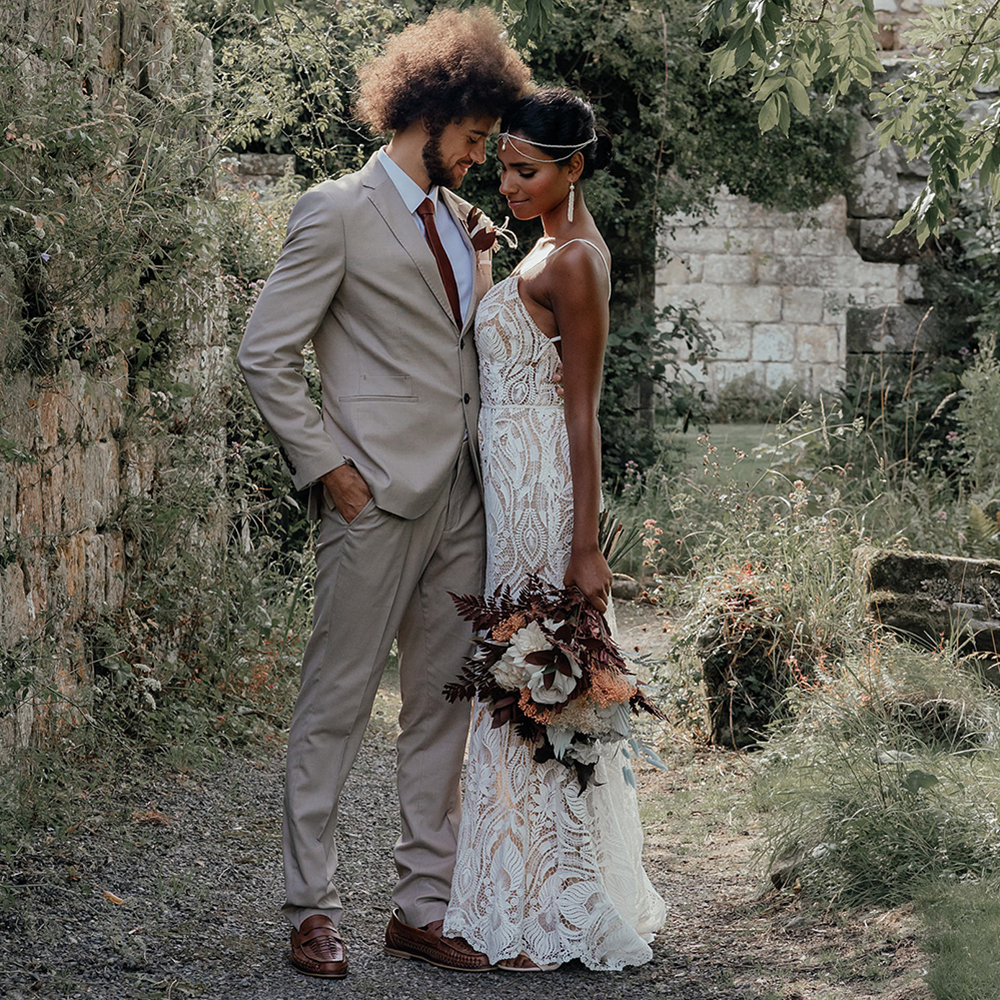 Cutout Lace Mermaid beach Wedding Dress Backless Spaghetti Strap Bohemian Sexy Low Cut Bohemian Bridal Gowns