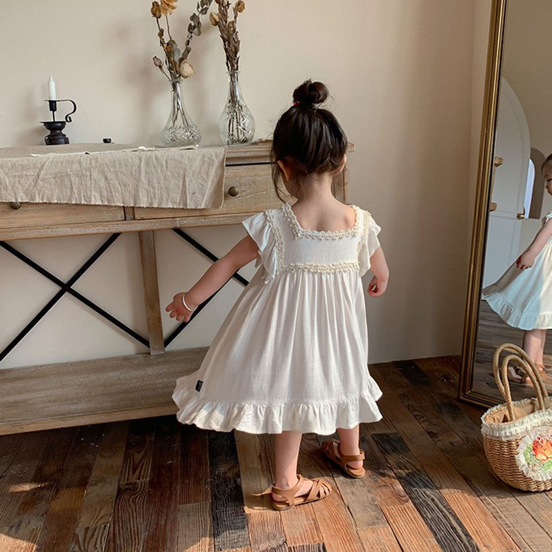 Girls Flower Embroidered Dress Summer Retro Flying Sleeve Princess Dresses 37 Years Children Casual Clothes Fashion vestidos 220707