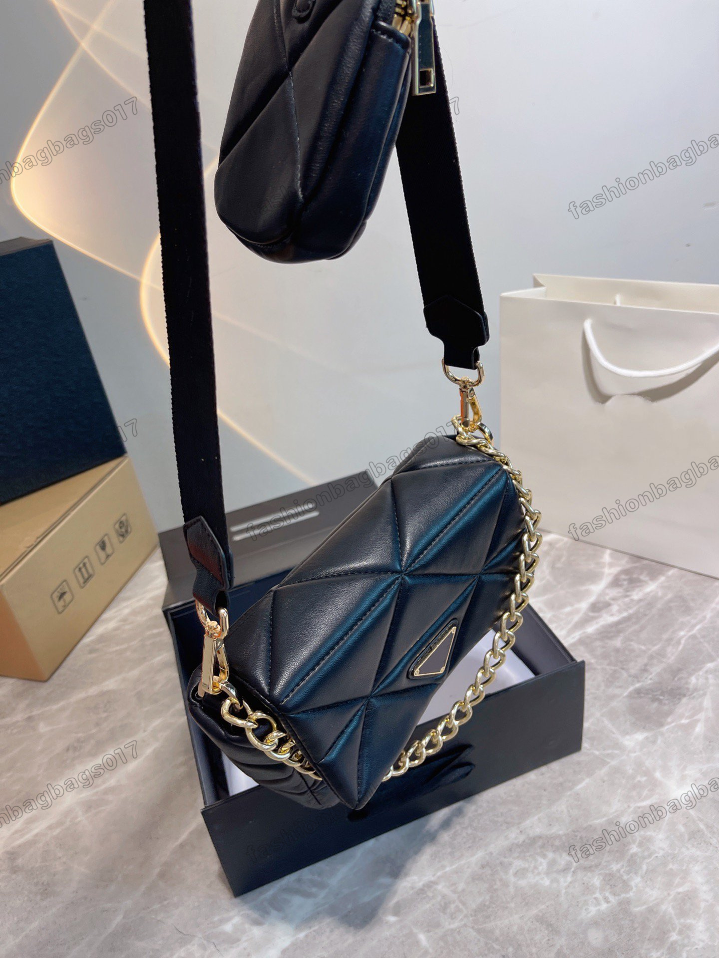 2022 New 3 in 1 Tote Fashion Handbag Women SS21 Cross Body Bags Cow skin Shoulder Luxury Brand Designer Crossbody Female Mobile Phone Purses
2022 New 3 in 1 Tote Fashion Handbag Women SS21 Cross Body Bags Cow skin Shoulder Luxury Brand Designer Crossbody Female Mobile Phone Purses