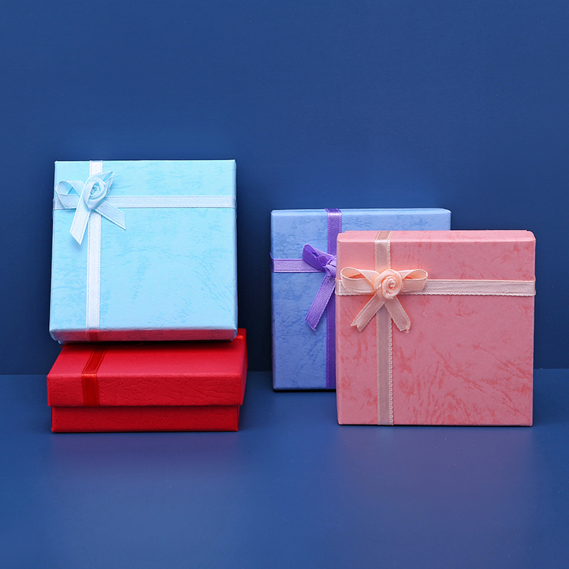 12pcs Jewelry Packaging with White Sponge 9x9x2.8cm Paper Jewelry Box Cardboard Gift Boxes for Ring Necklace Earring Display
12pcs Jewelry Packaging with White Sponge 9x9x2.8cm Paper Jewelry Box Cardboard Gift Boxes for Ring Necklace Earring Display