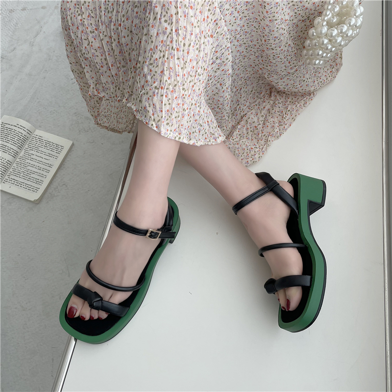 Sandal Roman Gesper Satu Kata Sense Desain Ceruk Baru Sandal Wanita Kasual Modis Kepala Persegi Hak Tebal Musim Panas Peri Perancis 220614, Cream color
Sandal Roman Gesper Satu Kata Sense Desain Ceruk Baru Sandal Wanita Kasual Modis Kepala Persegi Hak Tebal Musim Panas Peri Perancis 220614, Cream color