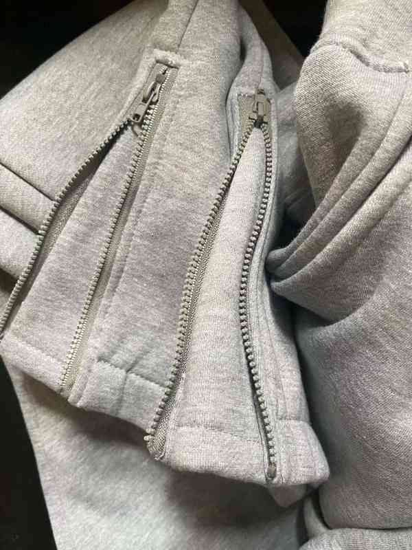 High-quality Hoodies Trapstar European Embroidered American Sweater Street Designer Brand Loose Women, Black hoodie
High-quality Hoodies Trapstar European Embroidered American Sweater Street Designer Brand Loose Women, Black hoodie