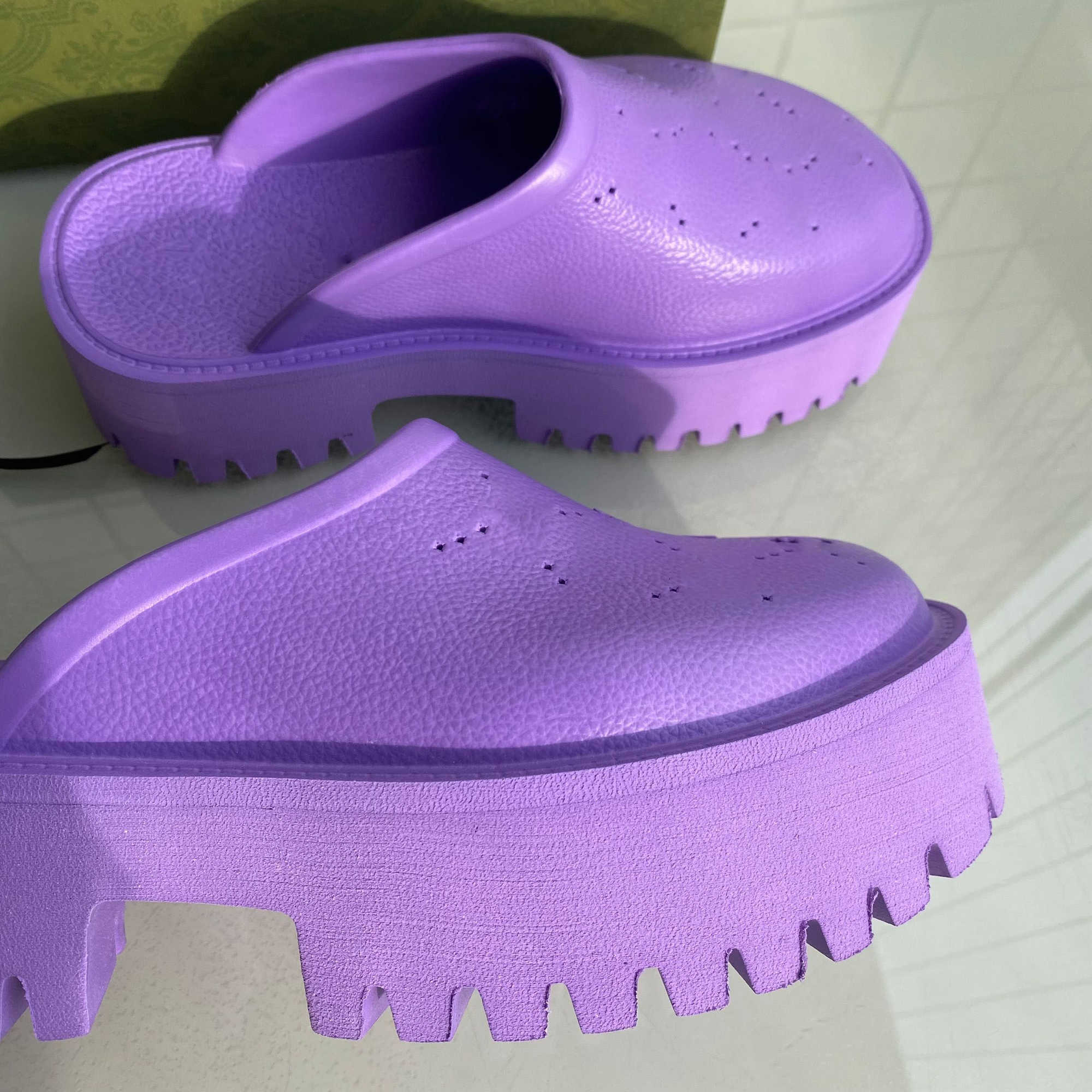 2022 latest women's slippers Baotou women shoes carved hollow design bathroom beach party size 35-41, Black
2022 latest women's slippers Baotou women shoes carved hollow design bathroom beach party size 35-41, Black