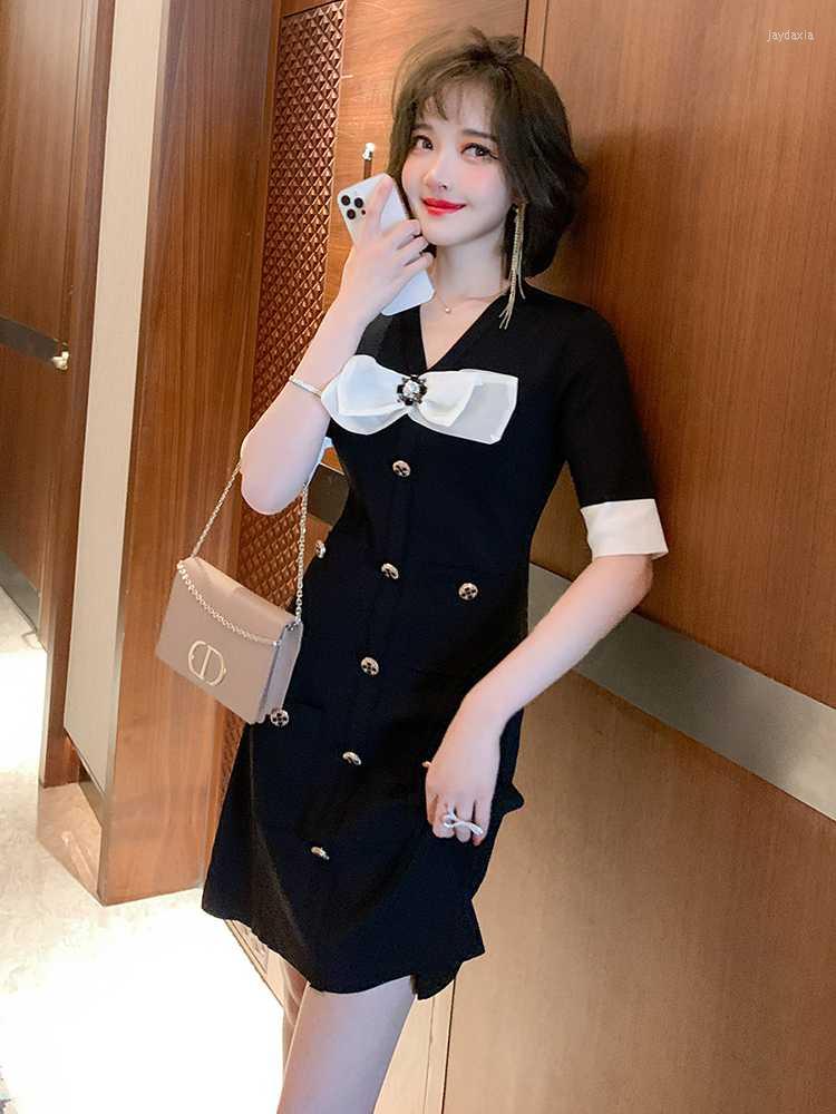 Casual Dresses Top Quality Retro Bow V-neck Single Breasted Knitted Dress For WomenCasual, Black
Casual Dresses Top Quality Retro Bow V-neck Single Breasted Knitted Dress For WomenCasual, Black